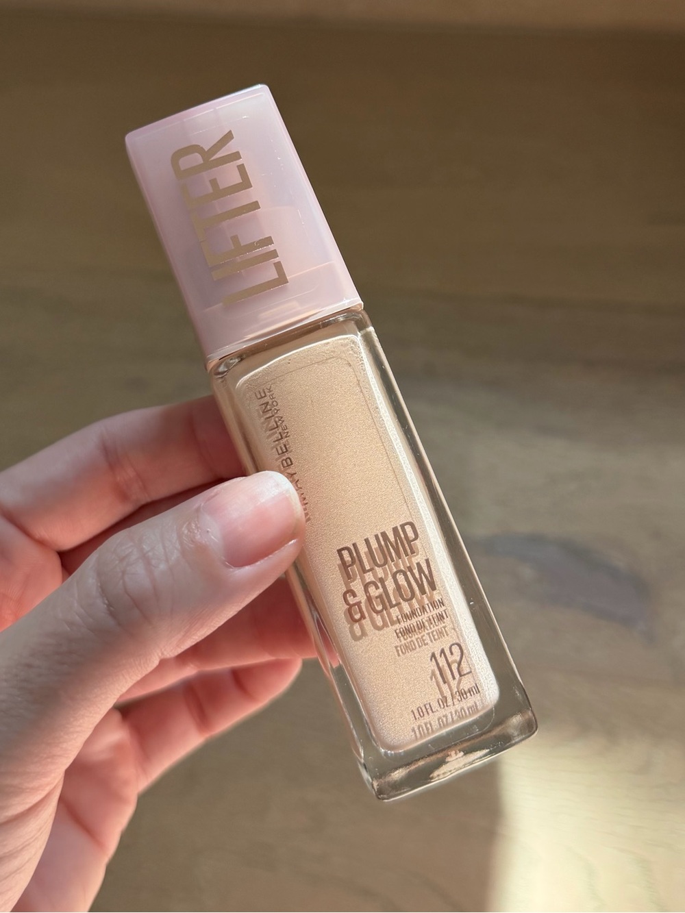 Maybelline Lifter Plump & Glow Foundation Hyaluronic Acid 112